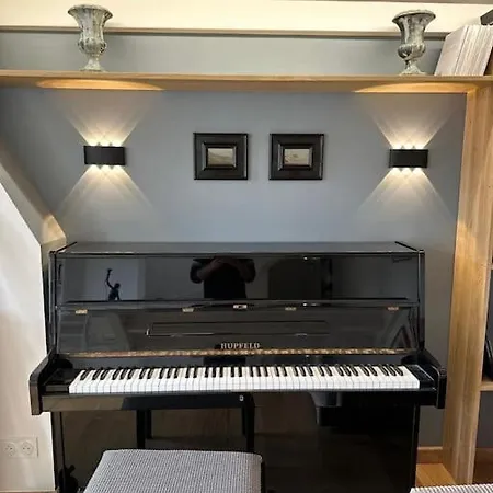 Апартаменты Triplex Refait A Neuf A Bastille Париж